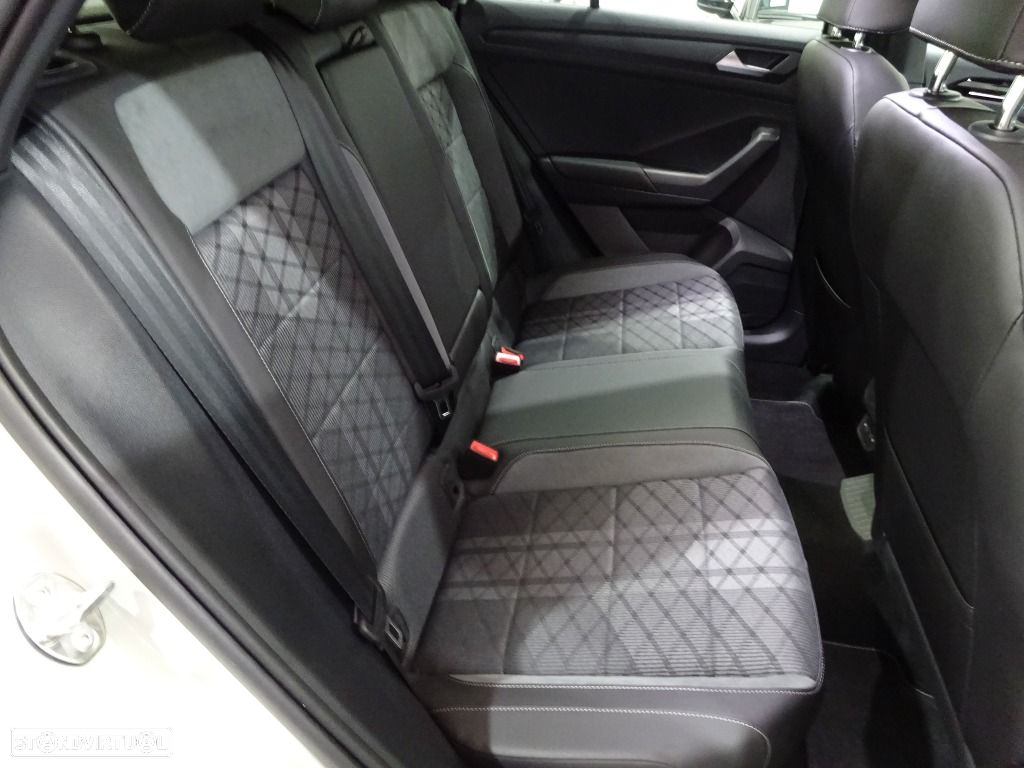 VW T-Roc 2.0 TDI R-Line DSG - 30