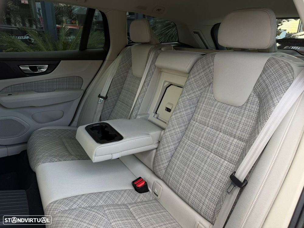 Volvo V60 2.0 T6 AWD TE Essential - 20