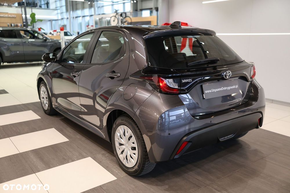 Toyota Yaris - 4
