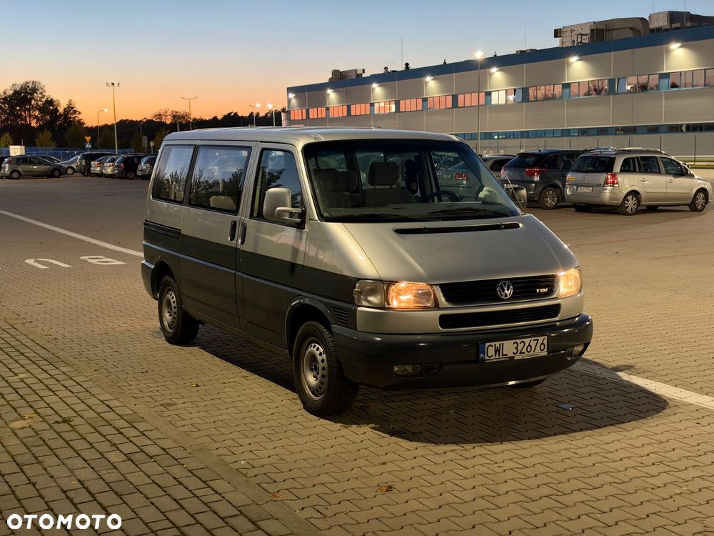 Volkswagen Caravelle - 2