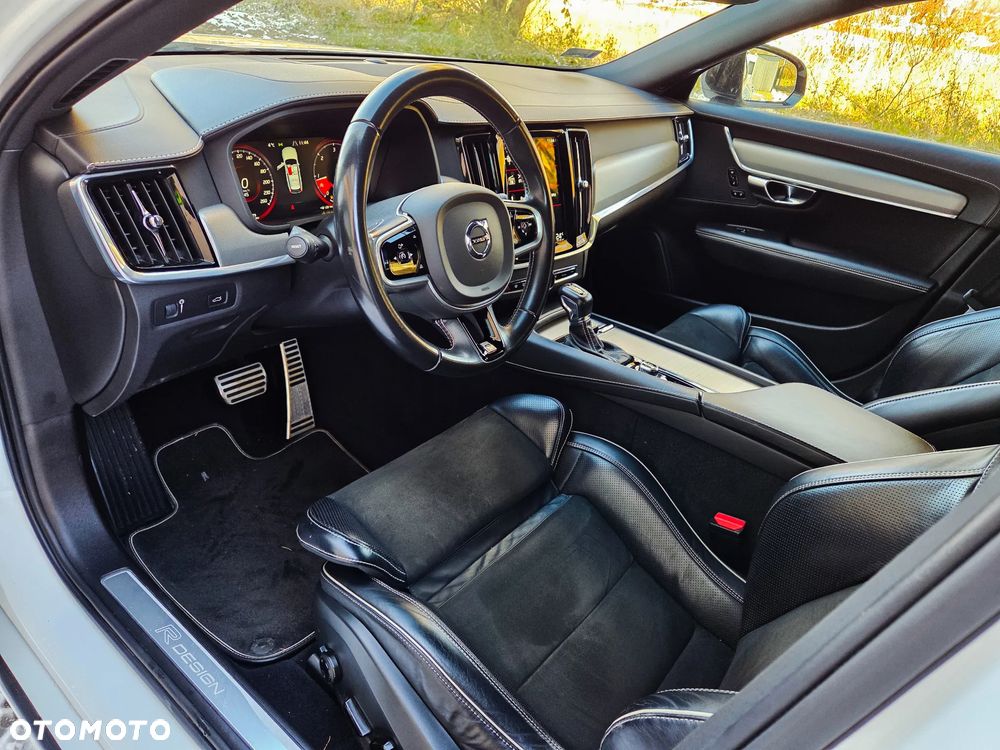 Volvo V90 D4 SCR AWD R-Design - 17