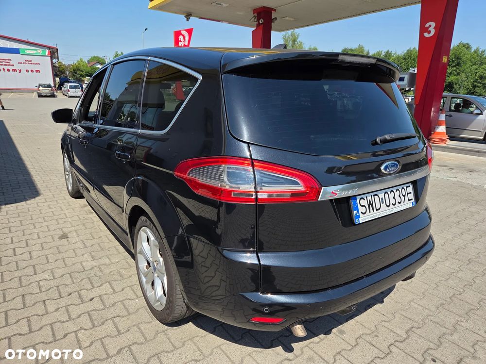 Ford S-Max - 13