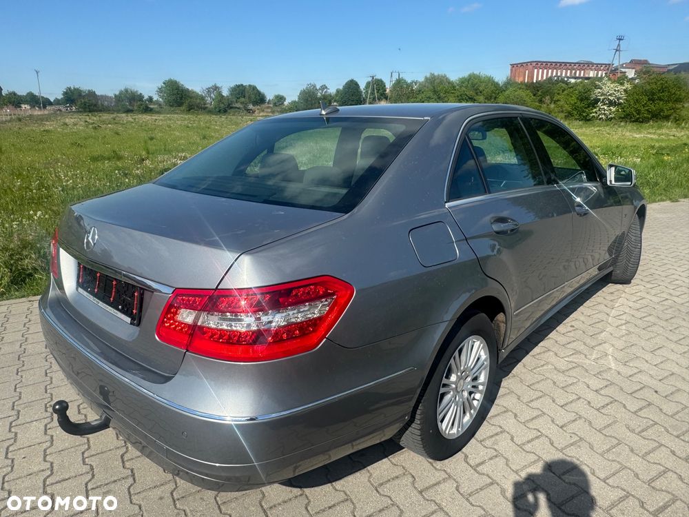 Mercedes-Benz Klasa E 250 BlueEFFICIENCY 7G-TRONIC Elegance - 5
