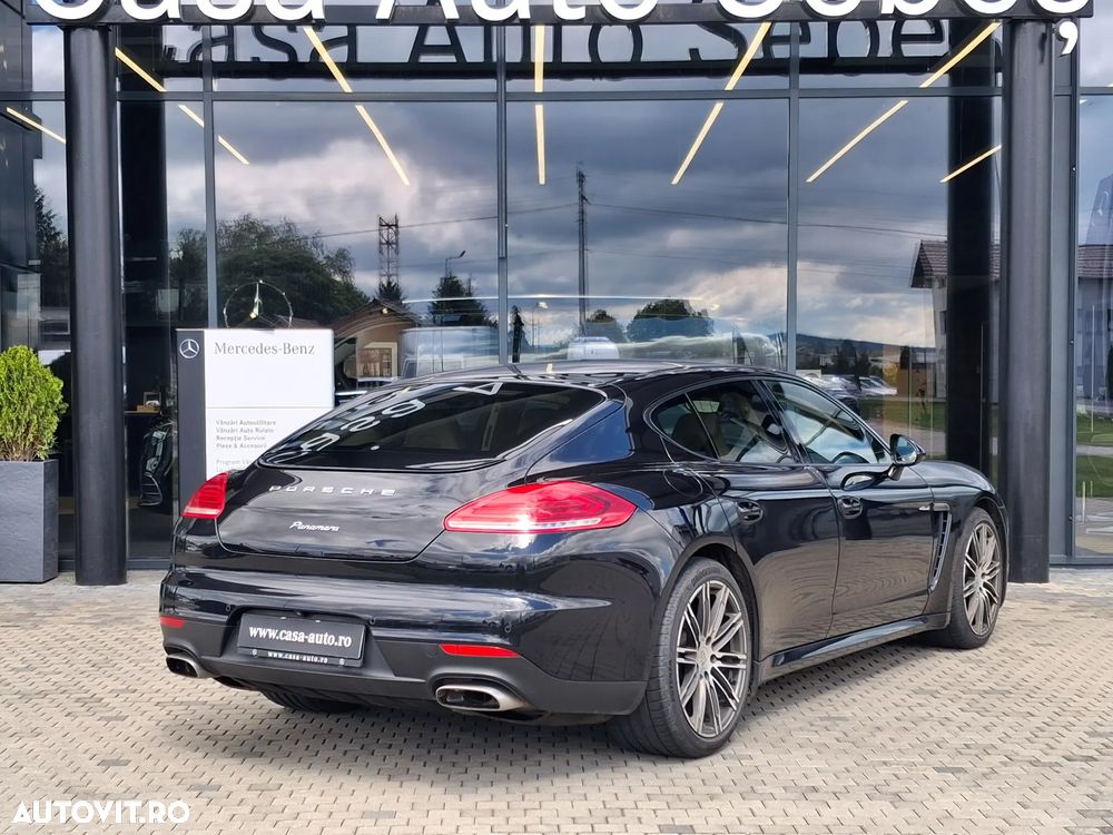 Porsche Panamera - 4