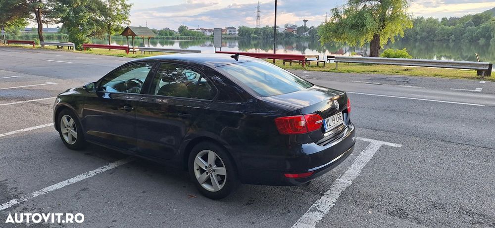 Volkswagen Jetta - 26