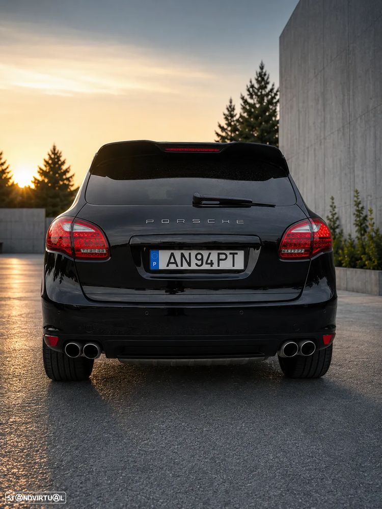 Porsche Cayenne Turbo Tiptronic S - 3