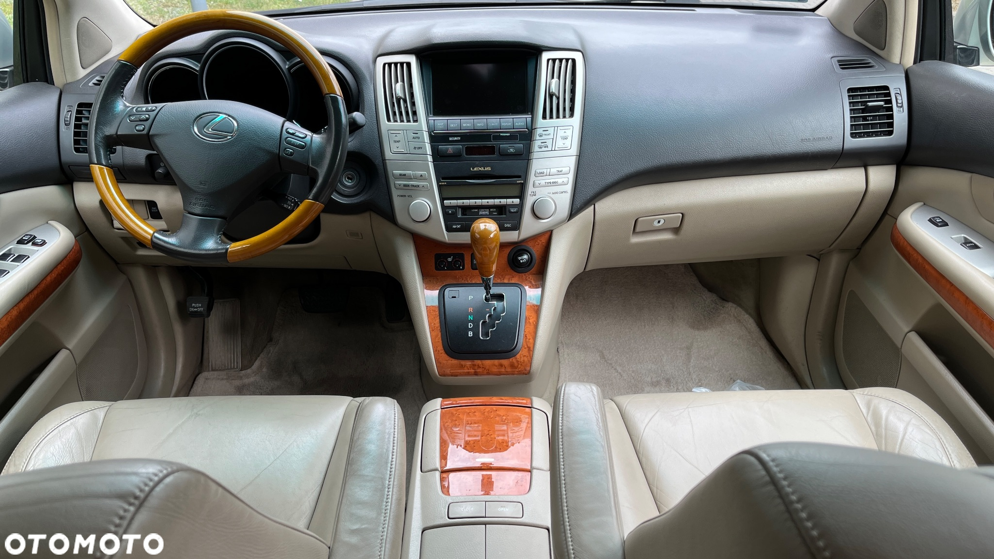 Lexus RX - 11