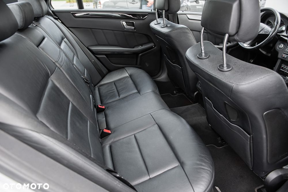 Mercedes-Benz Klasa E 350 CDI DPF BlueEFFICIENCY 7G-TRONIC Avantgarde - 33