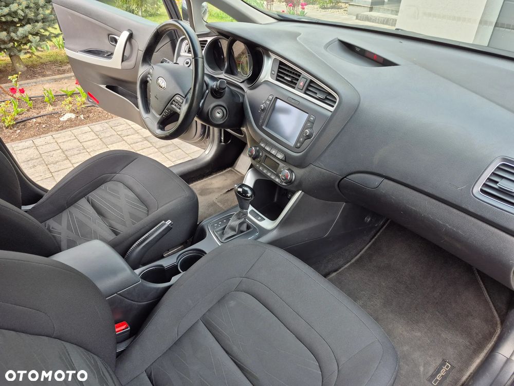 Kia Ceed 1.6 GDI Smart Plus DCT - 15