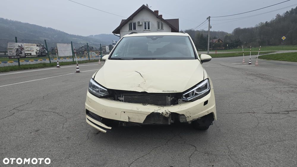 Volkswagen Touran - 2