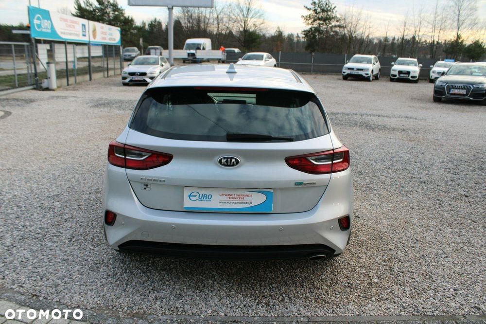 Kia Ceed - 8