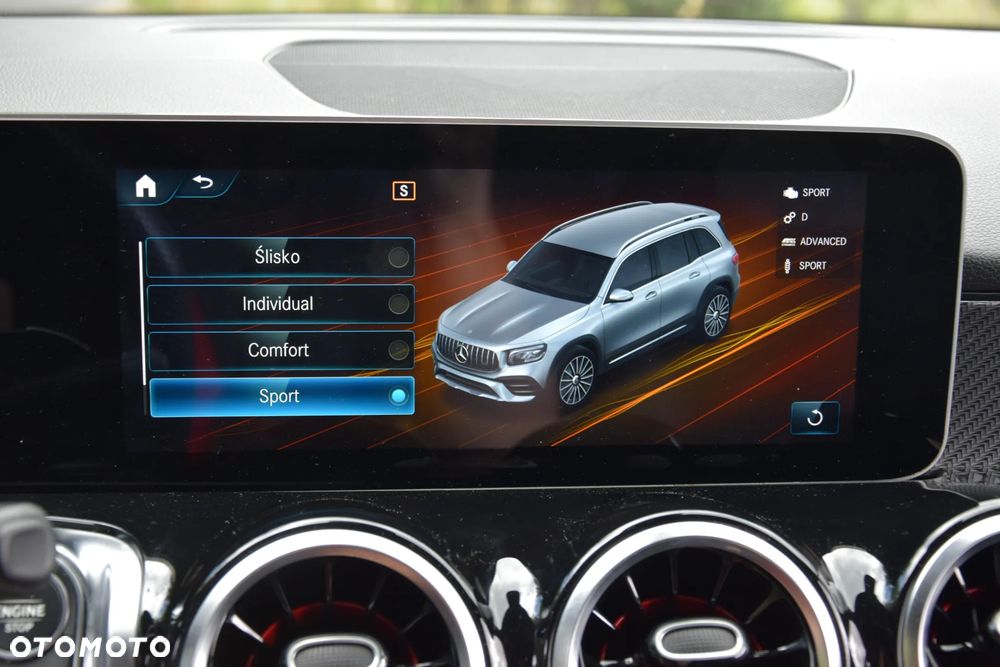 Mercedes-Benz GLB - 23