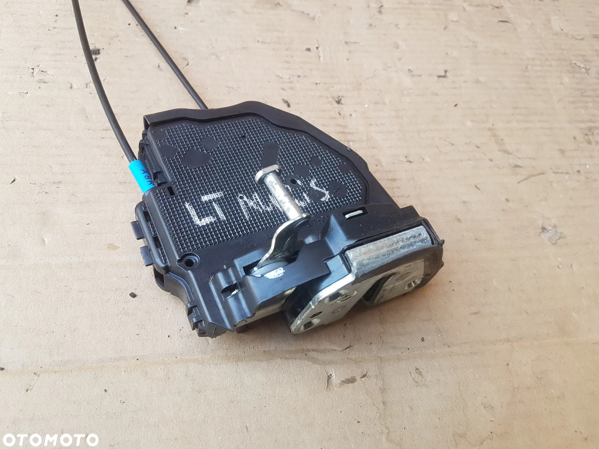 Toyota Auris II E18 zamek zamki drzwi europa  4 pin - 8