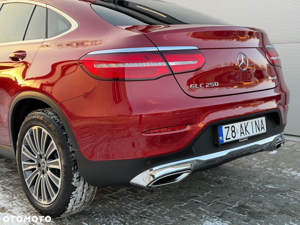 Mercedes-Benz GLC 250 4Matic 9G-TRONIC Exclusive - 27