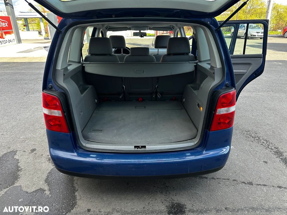 Volkswagen Touran 1.9TDI Conceptline - 13