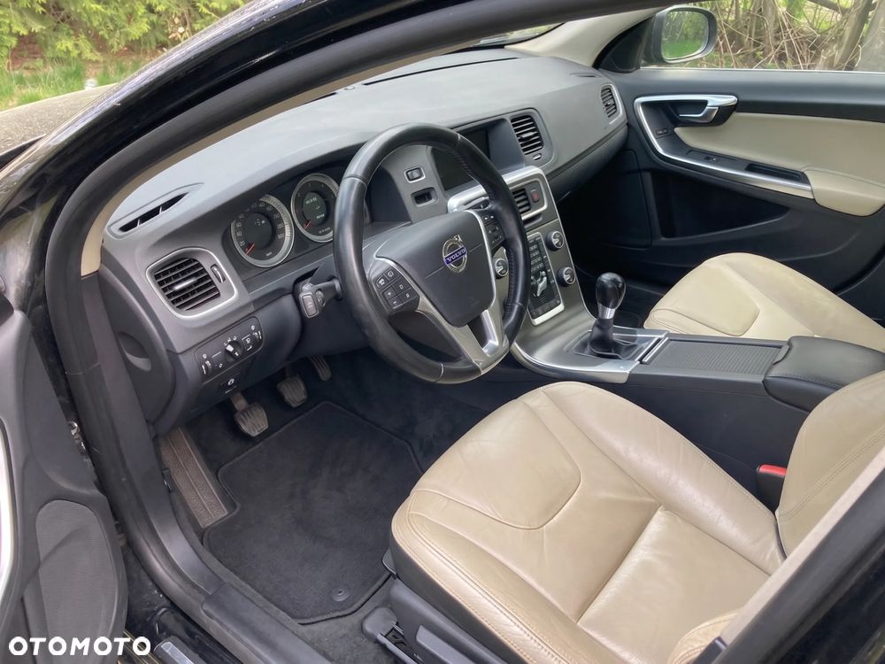 Volvo S60 D2 Momentum - 6