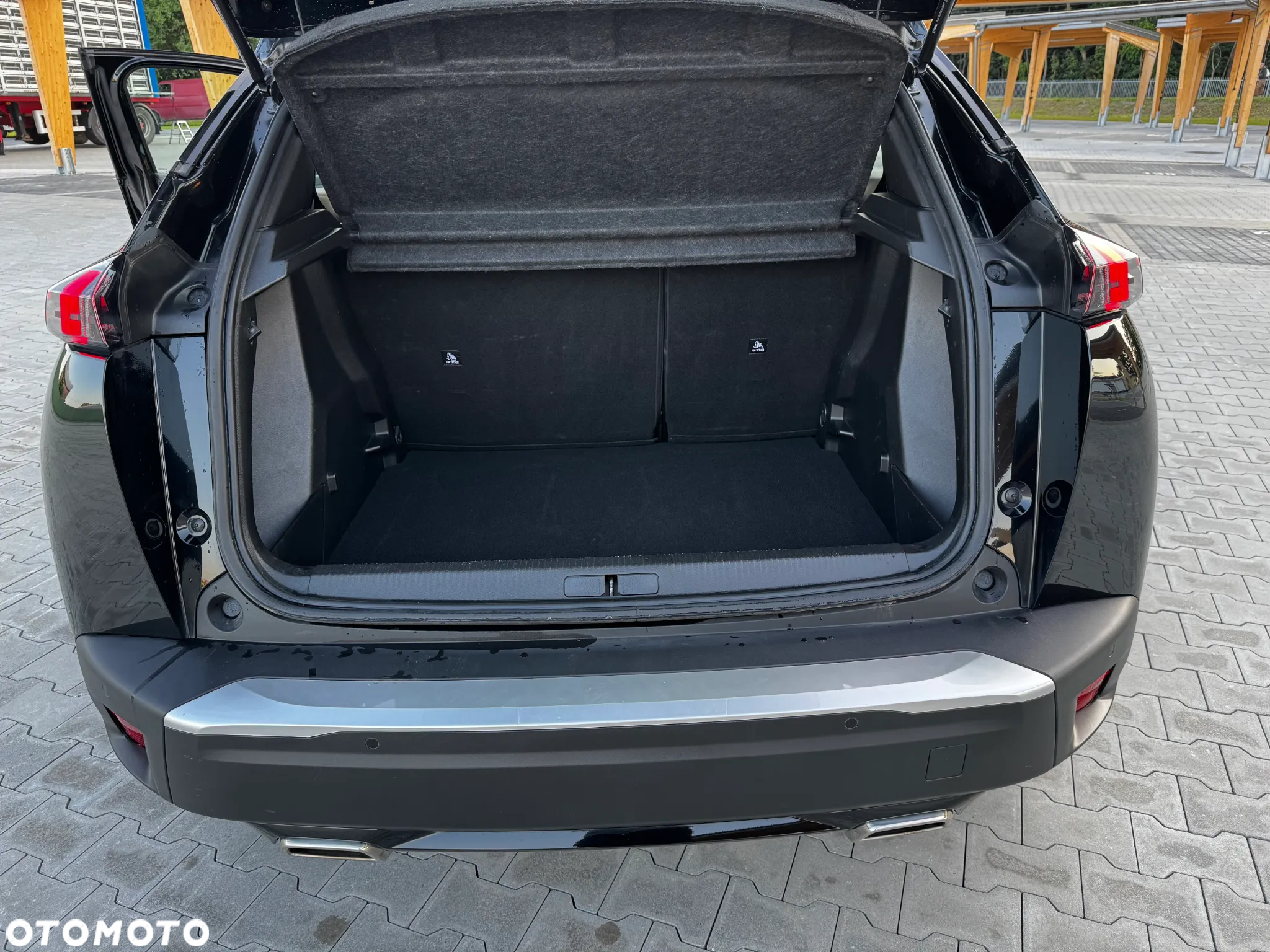 Peugeot 2008 1.2 PureTech GT Pack S&S EAT8 - 17