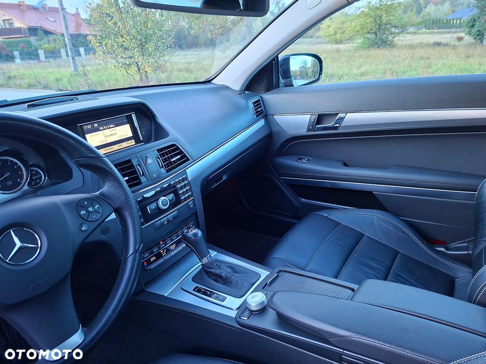 Mercedes-Benz Klasa E 350 CGI BlueEff - 26