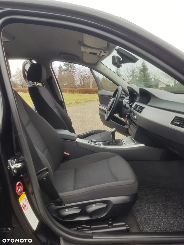 BMW Seria 3 320d DPF - 19