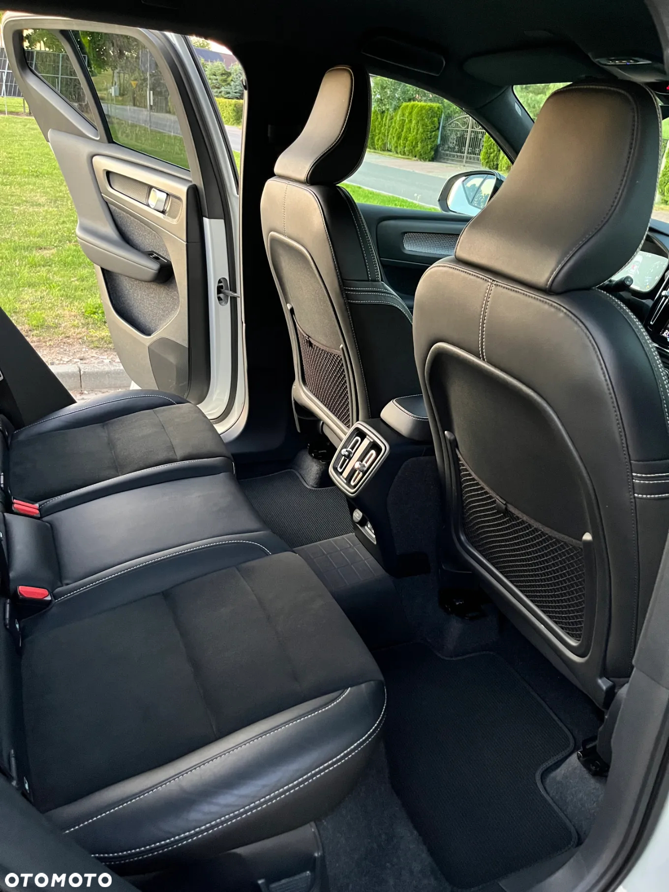 Volvo XC 40 T3 R-Design - 28