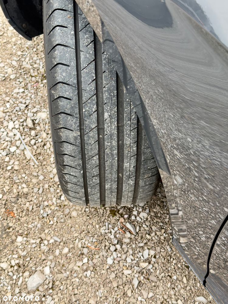 Volkswagen Passat - 11