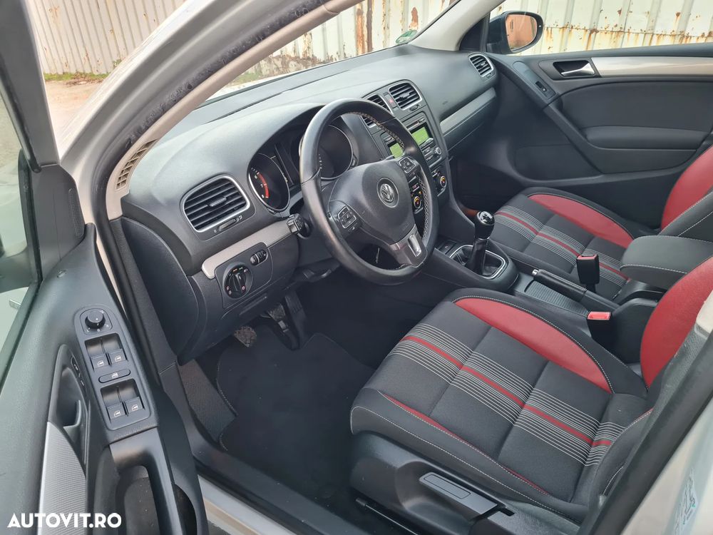 Volkswagen Golf - 6