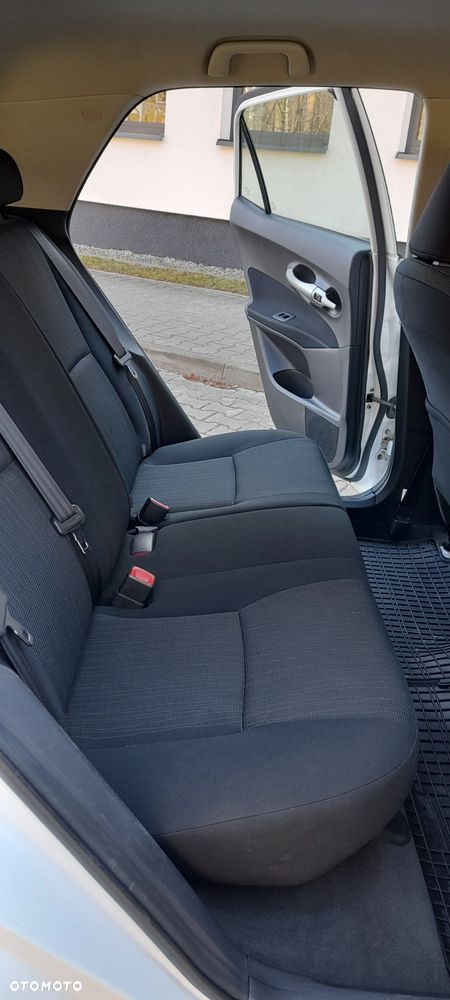 Toyota Auris 1.33 VVT-i - 13