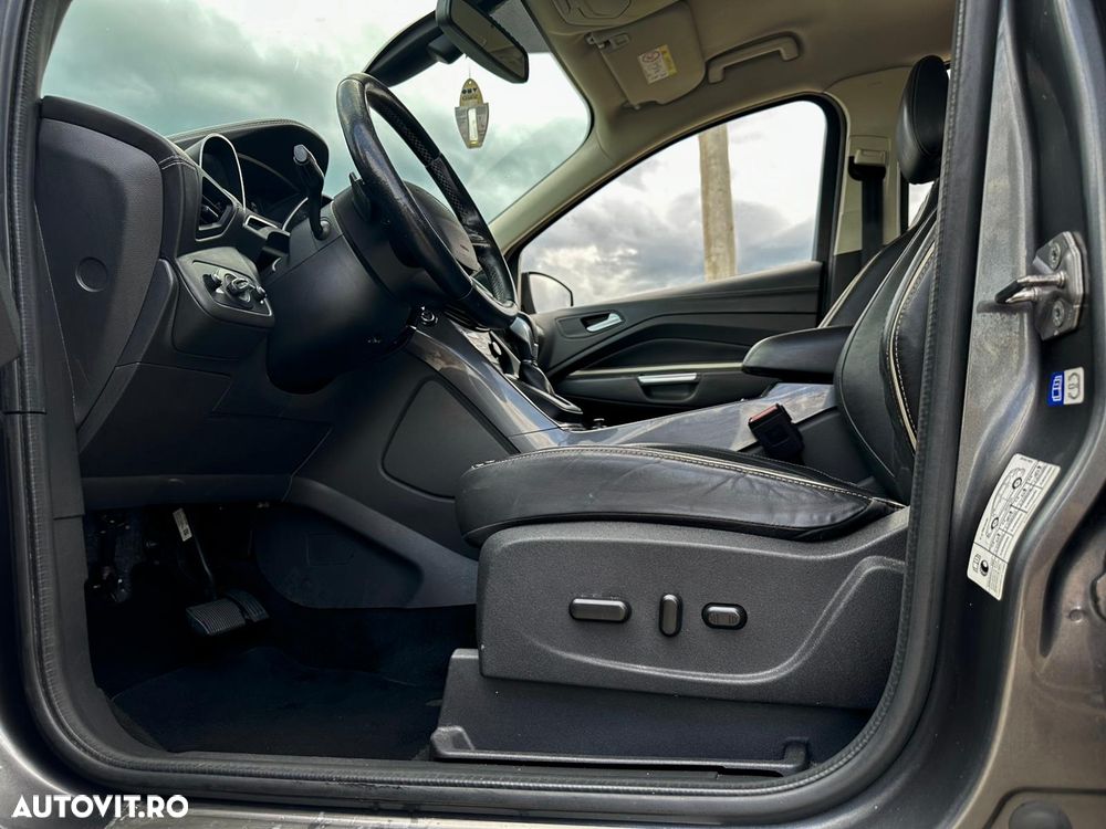Ford Kuga 2.0 TDCi 4WD Powershift Vignale - 16