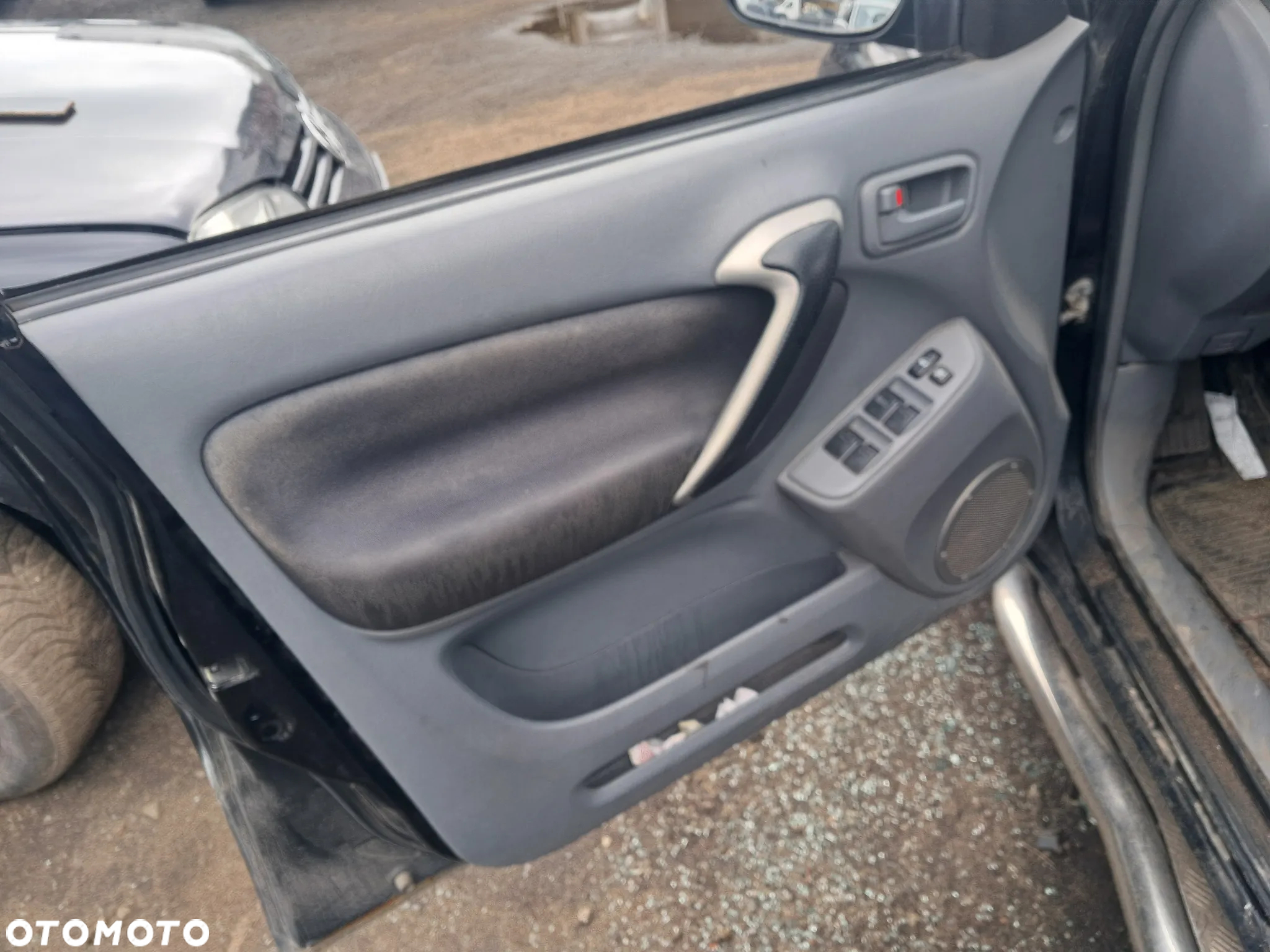 TOYOTA RAV 4 II 2002 2.0 D4D : ICD-FTV KL 202 - 13