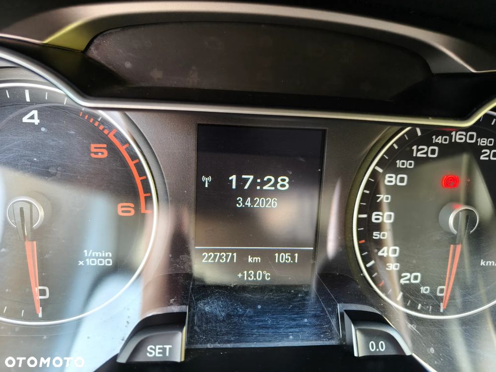 Audi A4 Avant 2.0 TDI ultra DPF Ambiente - 17