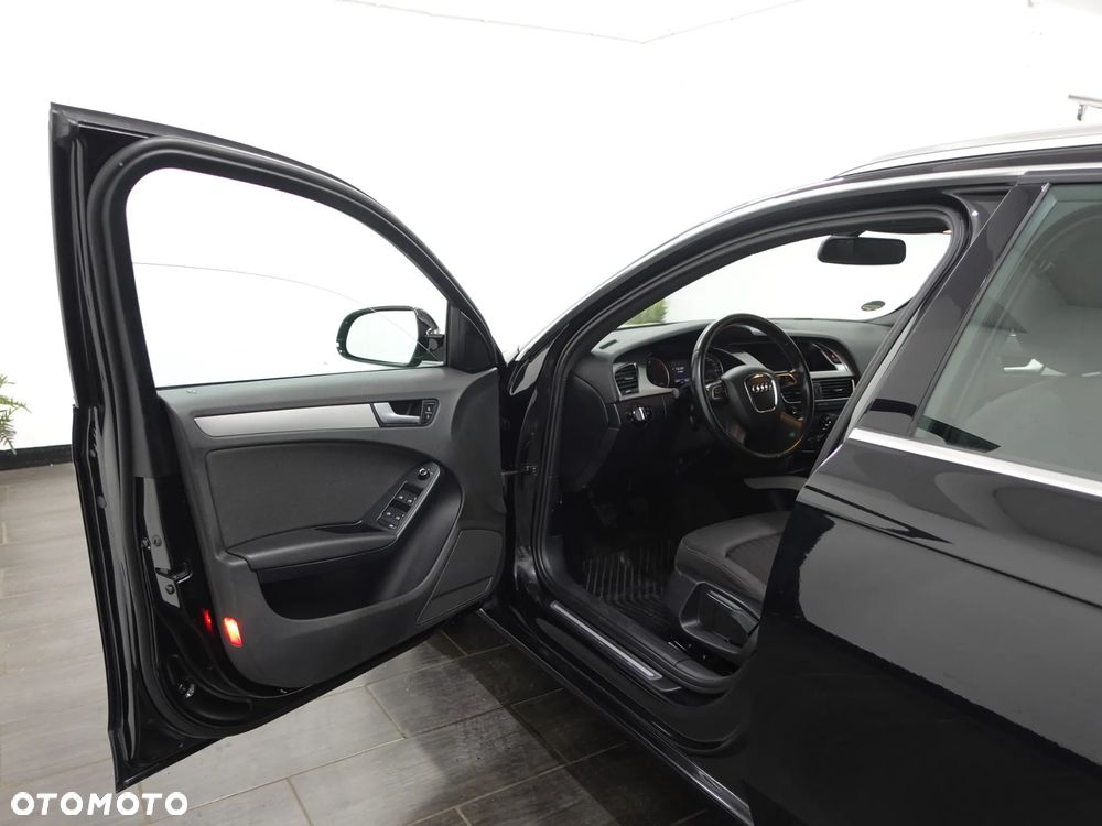 Audi A4 Avant 2.0 TDI DPF quattro Ambiente - 17