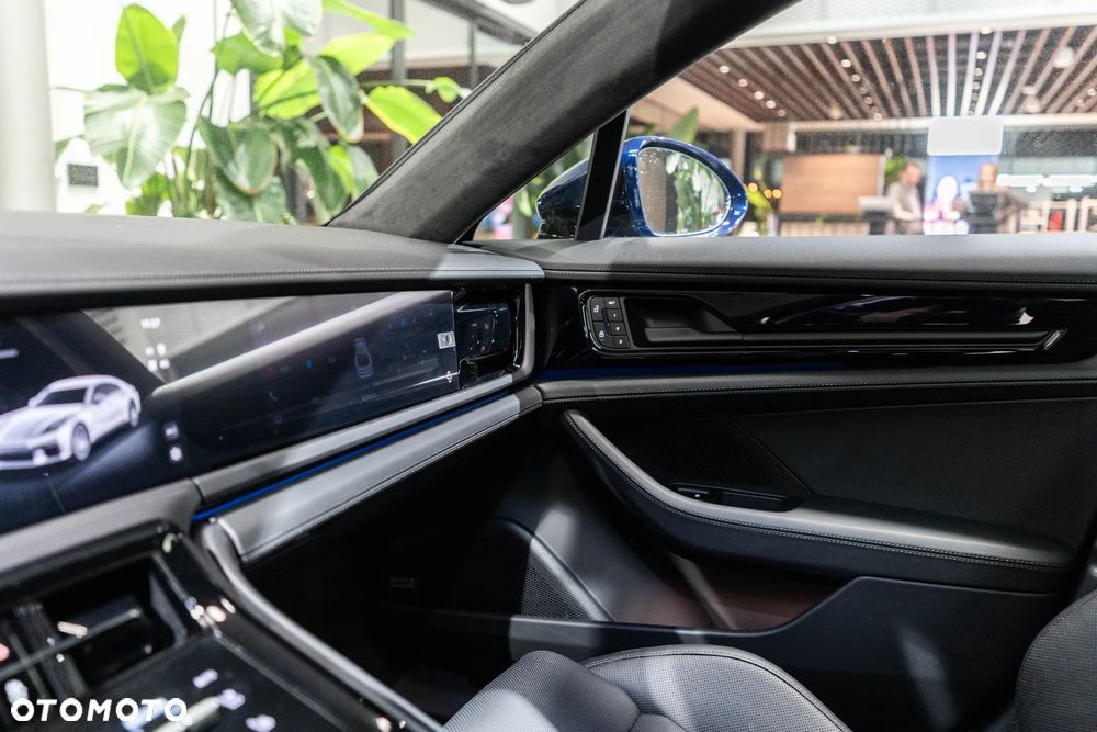 Porsche Panamera - 24