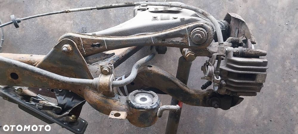 KOMPLETNE ZAWIESZENIE BELKA SANKI TYŁ AUDI A4 B6 SEDAN - 8