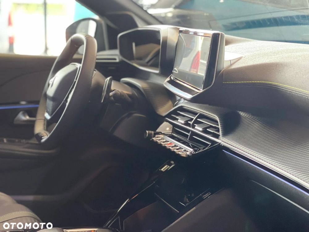 Peugeot 208 1.2 mHEV GT - 27