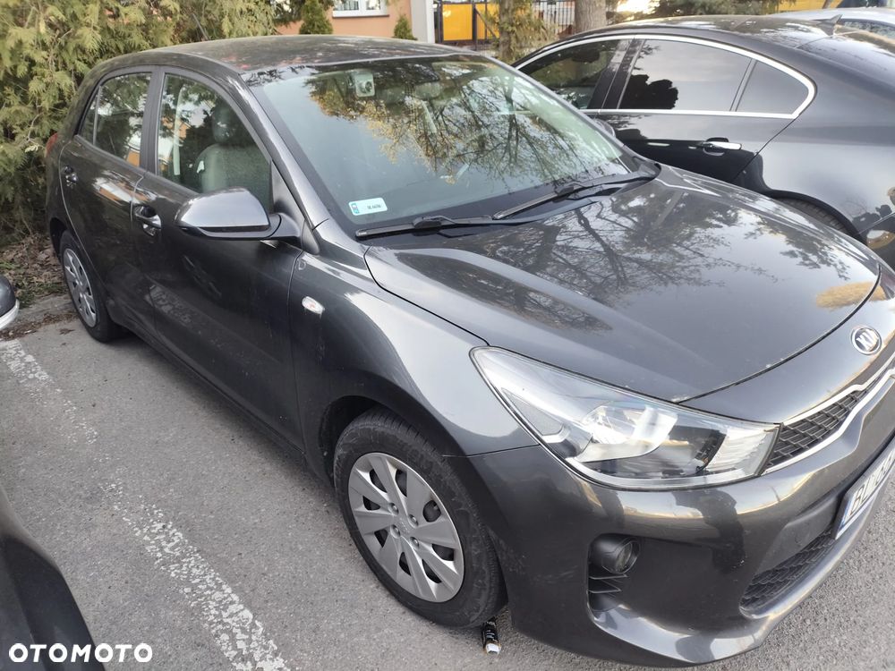 Kia Rio 1.2 L - 3