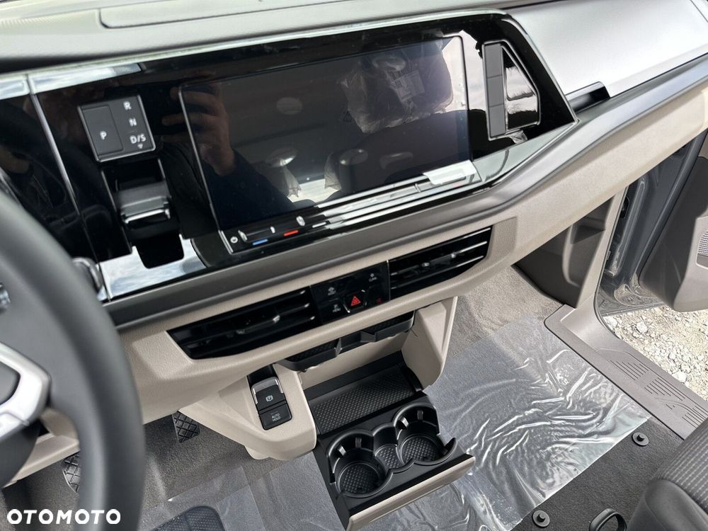 Volkswagen Multivan - 16