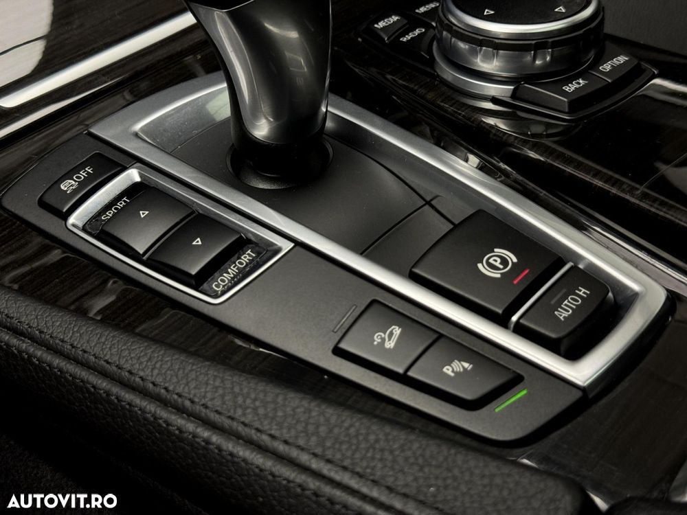 BMW Seria 5 525d xDrive Aut. Luxury Line - 20