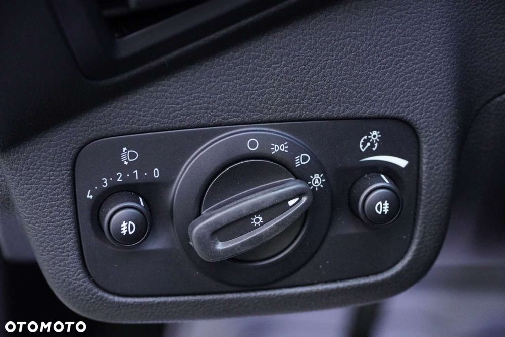 Ford Kuga 2.0 TDCi 2x4 Titanium - 20