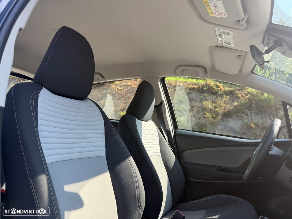 Toyota Yaris 1.5 HSD Comfort+P.Style - 40