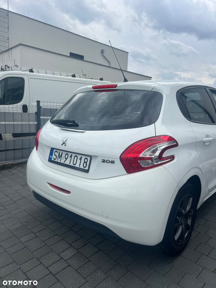 Peugeot 208 - 6