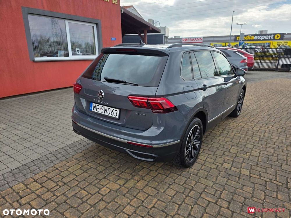 Volkswagen Tiguan - 12