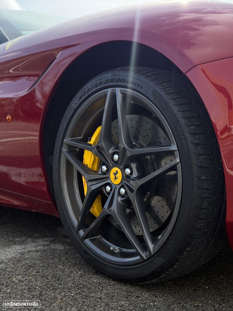 Ferrari California T - 23
