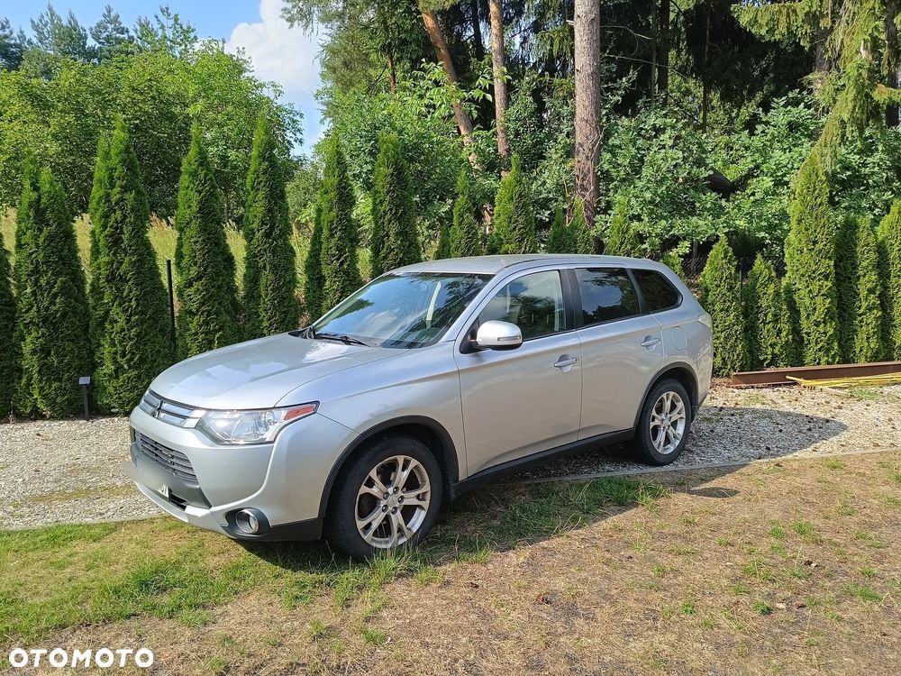 Mitsubishi Outlander - 1