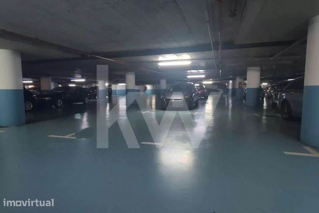 Estacionamento em Parque Privado no Centro do Funchal - Grande imagem: 4/7