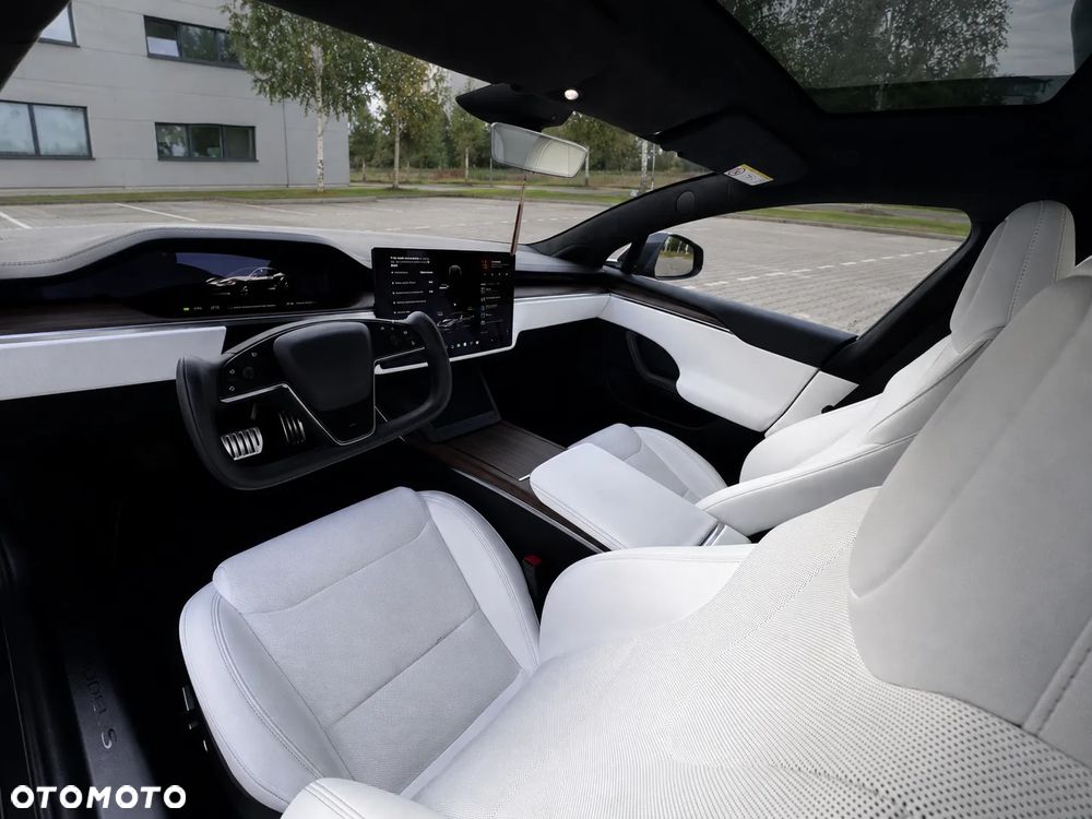 Tesla Model S AWD - 8