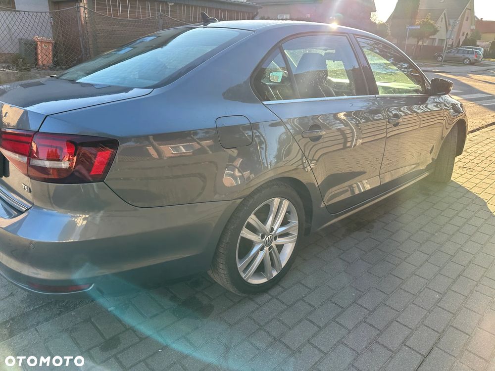 Volkswagen Jetta - 10
