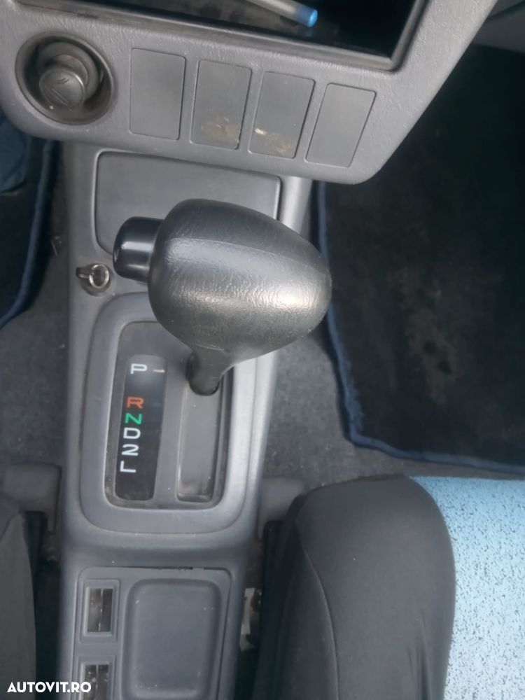 Toyota RAV4 - 11