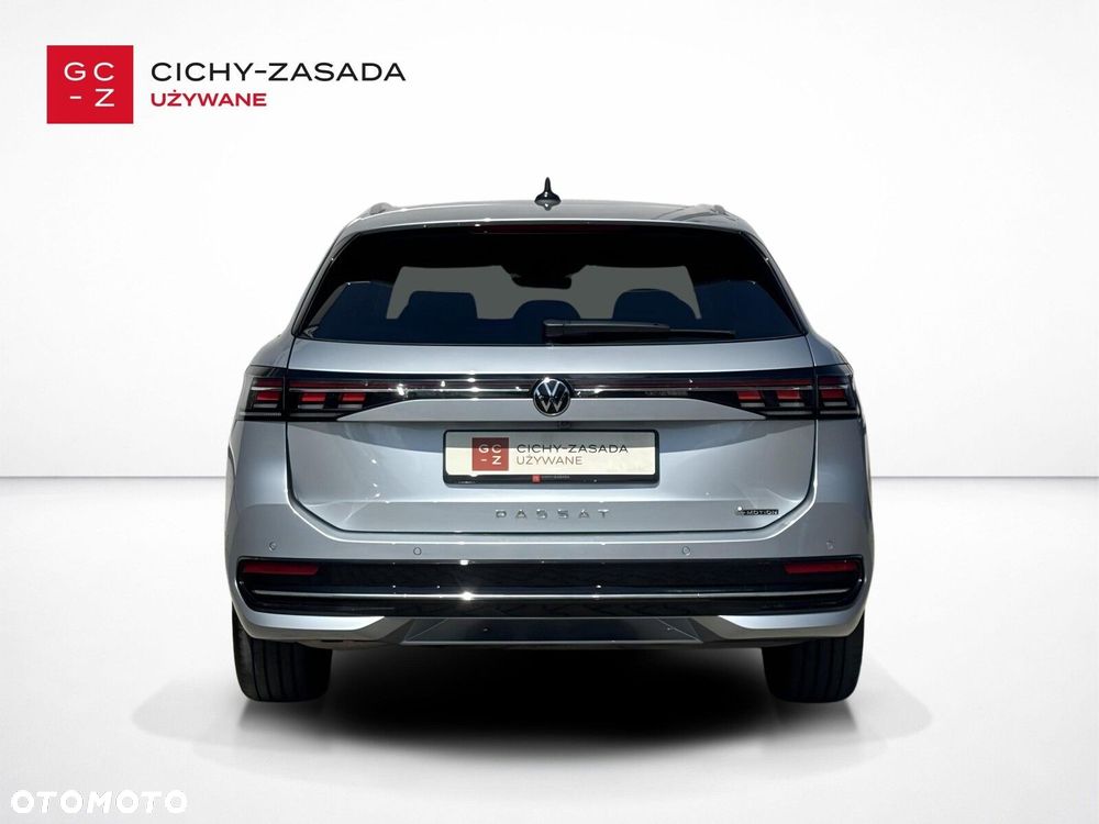 Volkswagen Passat Variant 2.0 TDI SCR 4Mot Elegance DSG - 4