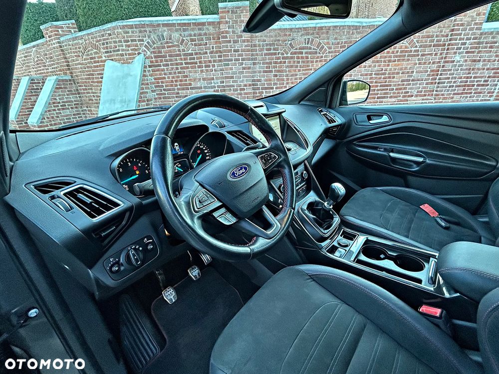 Ford Kuga 2.0 TDCi 4x4 ST-Line - 14