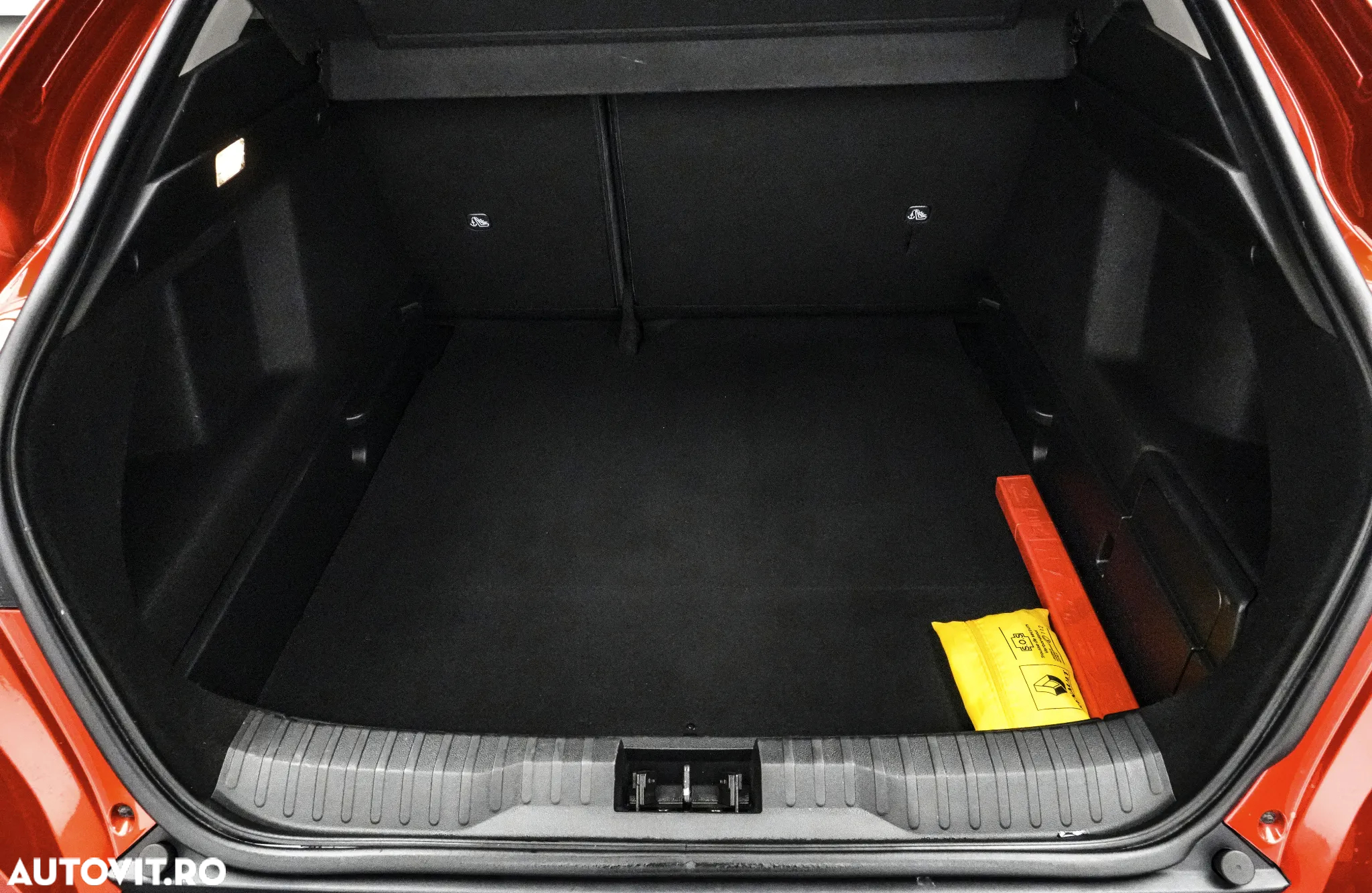 Renault Arkana E-TECH 145 Evolution - 30